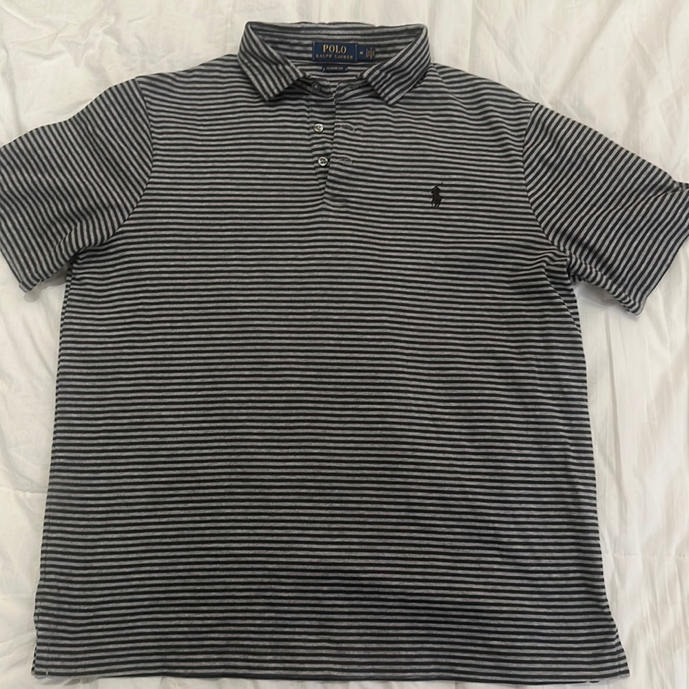 Size M men’s classic fit soft touch Ralph Lauren polo shirt. Gray stripe color.